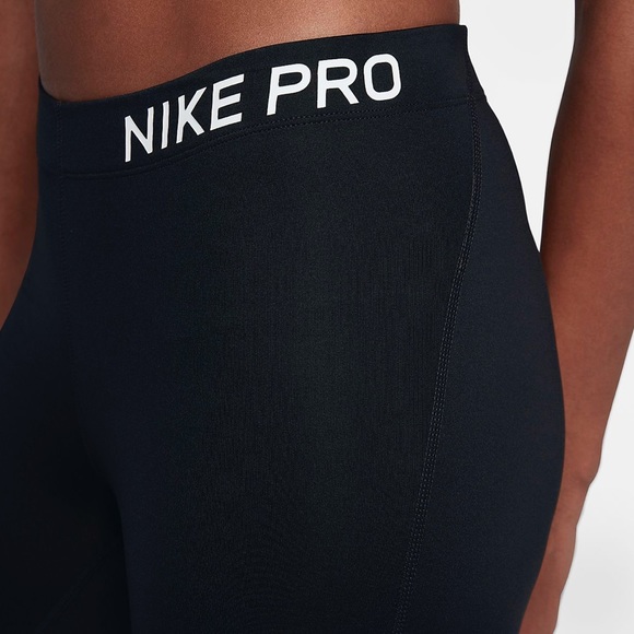NWT. Nike Pro Training Capris. Medium. Black. - Picture 3 of 8